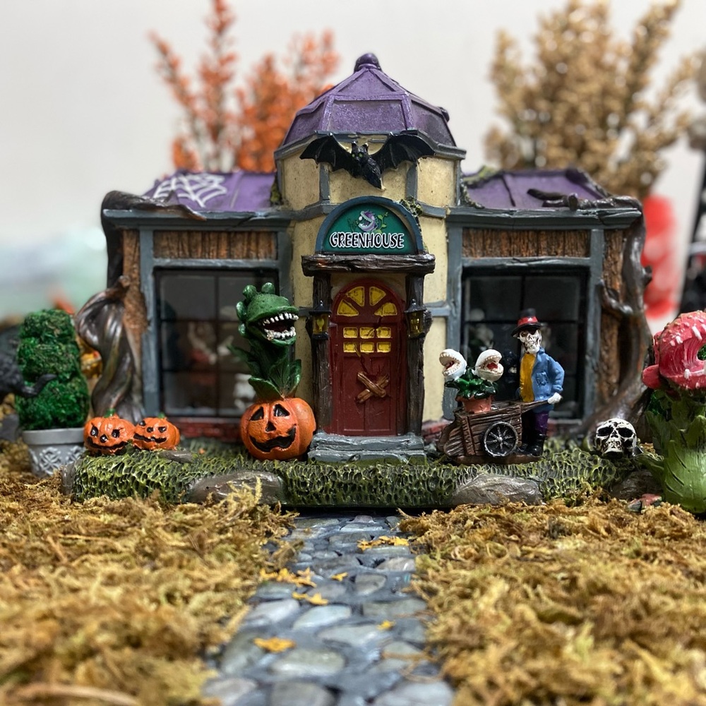Pumpkin Hollow Greenhouse Halloween Haunted House Miniature Village Decor